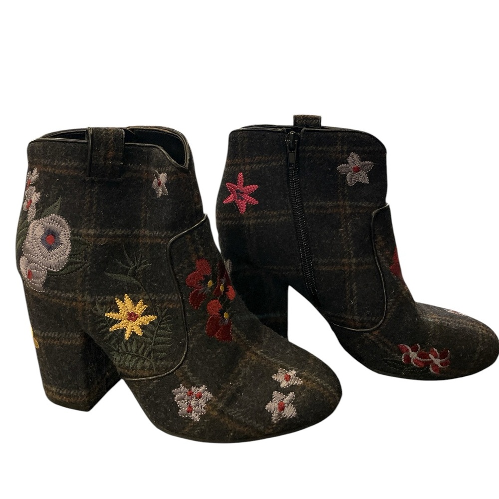 indigo rd. Women’s Black Wool Floral Embroidered Booties Size 6M